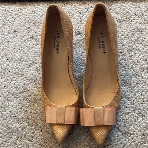 Jon Josef Ashley tan woven pointed toe heels with bow Size 10